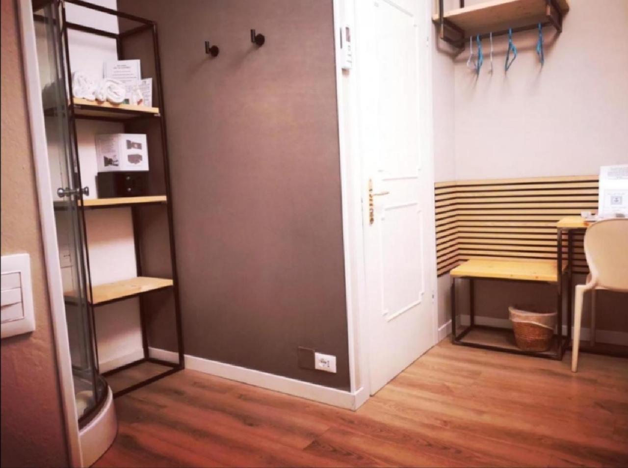Acquachiara Iseo Deluxe Bed & Breakfast Iseo Center With Garden And Parking Inside Foresteria Quarto foto